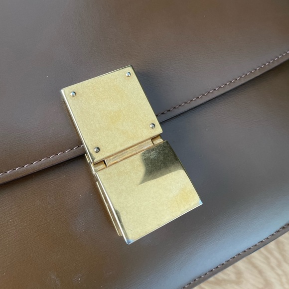 CELINE MEDIUM CLASSIC BAG IN BOX CALFSKIN
CAMEL - Picture 2 of 13